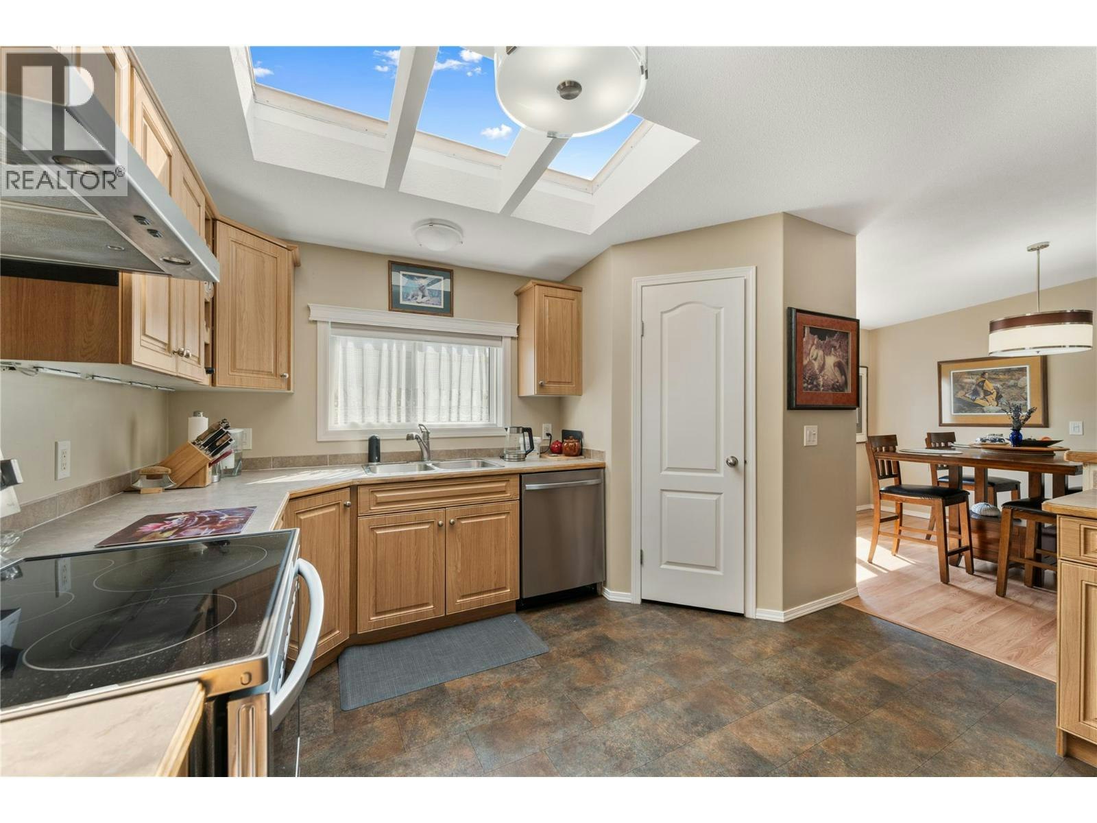 31-6688 Tronson Road - 5