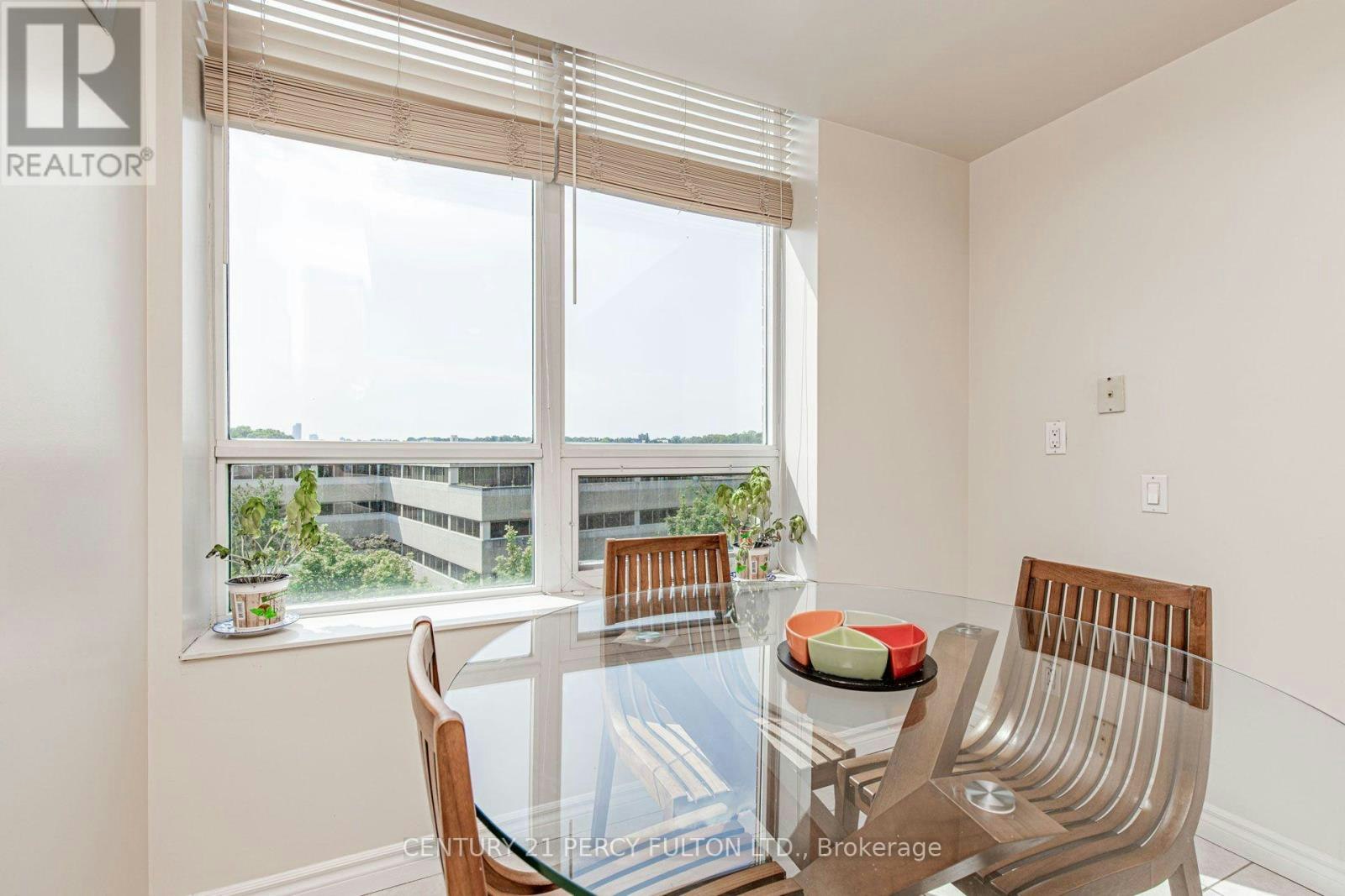 816-18 William Carson Crescent, Toronto, ON, M2P 2G6 - 21