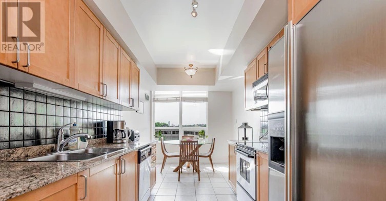 816-18 William Carson Crescent, Toronto, ON, M2P 2G6 - 20