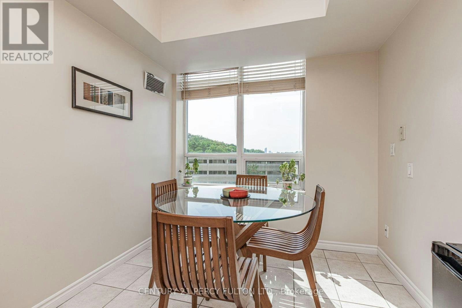 816-18 William Carson Crescent, Toronto, ON, M2P 2G6 - 22