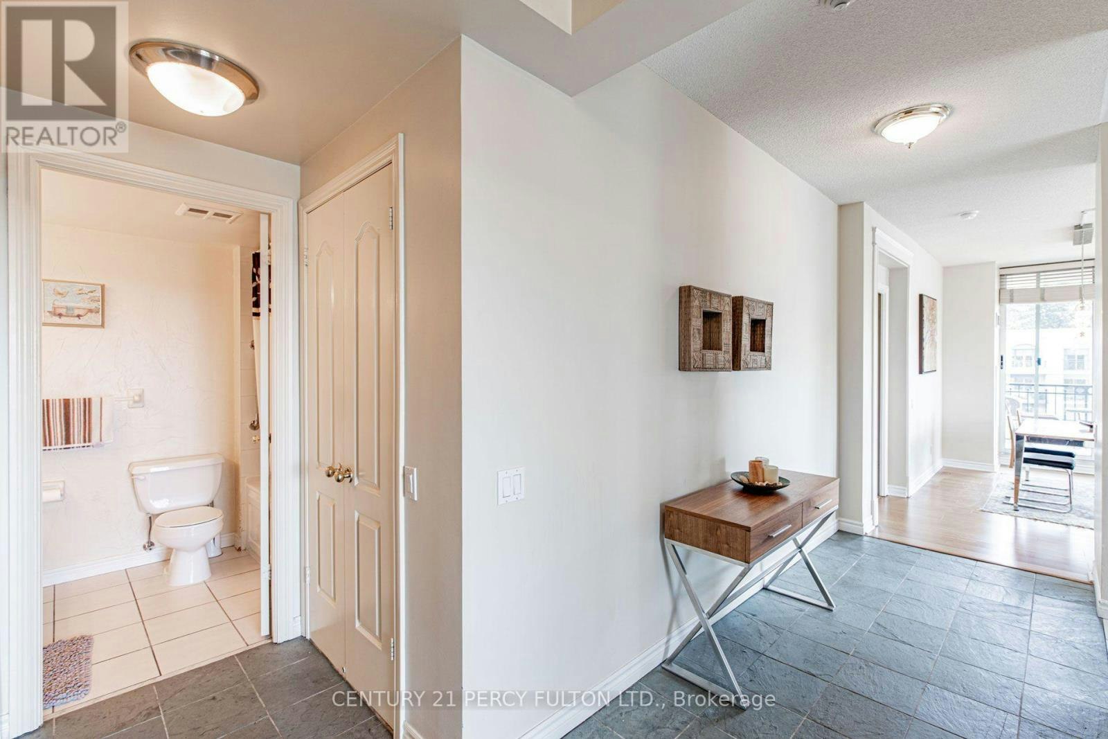 816-18 William Carson Crescent, Toronto, ON, M2P 2G6 - 9