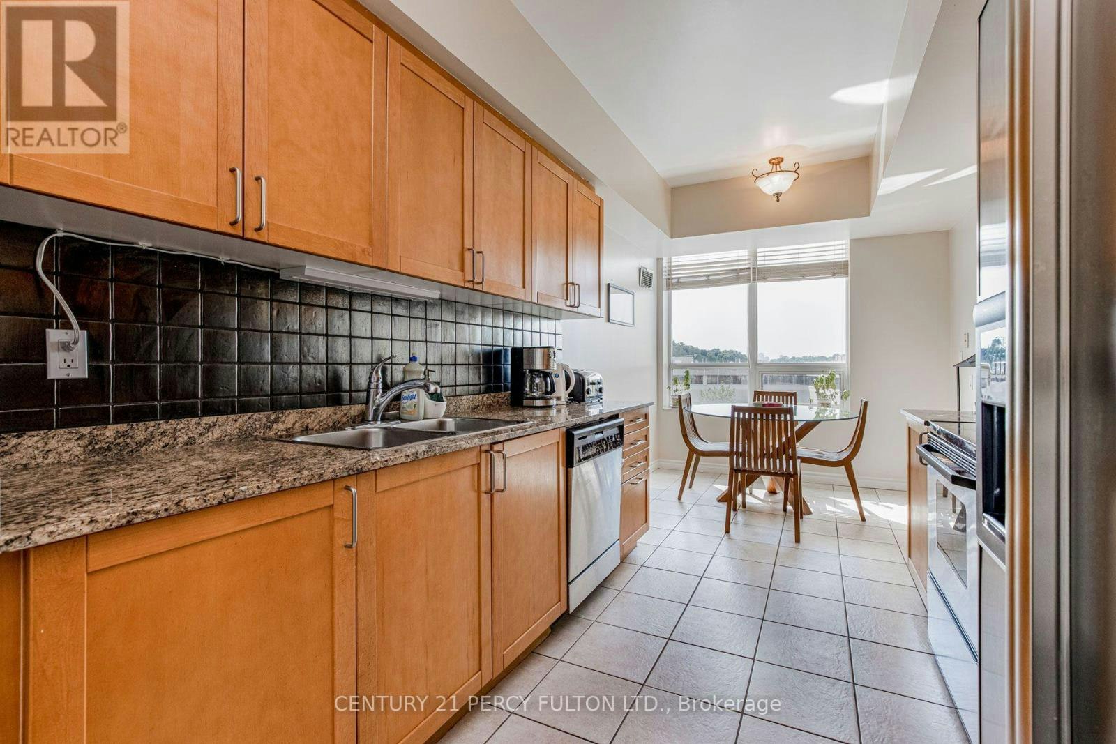 816-18 William Carson Crescent, Toronto, ON, M2P 2G6 - 18