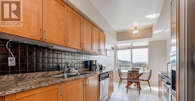 816-18 William Carson Crescent, Toronto, ON, M2P 2G6 - 18