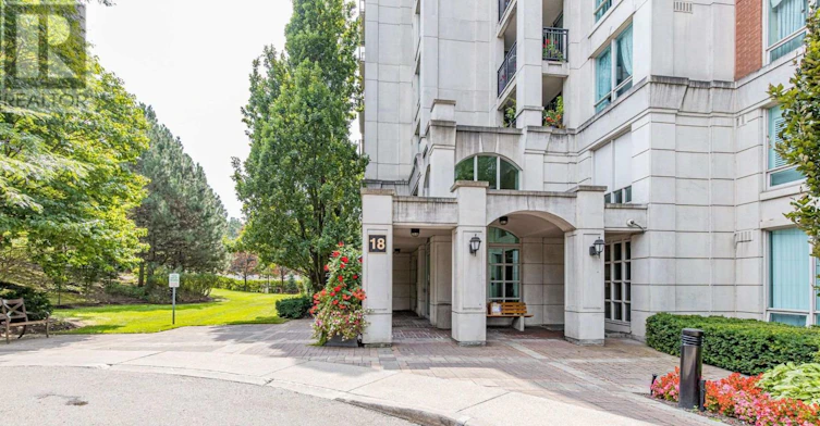816-18 William Carson Crescent, Toronto, ON, M2P 2G6 - 2