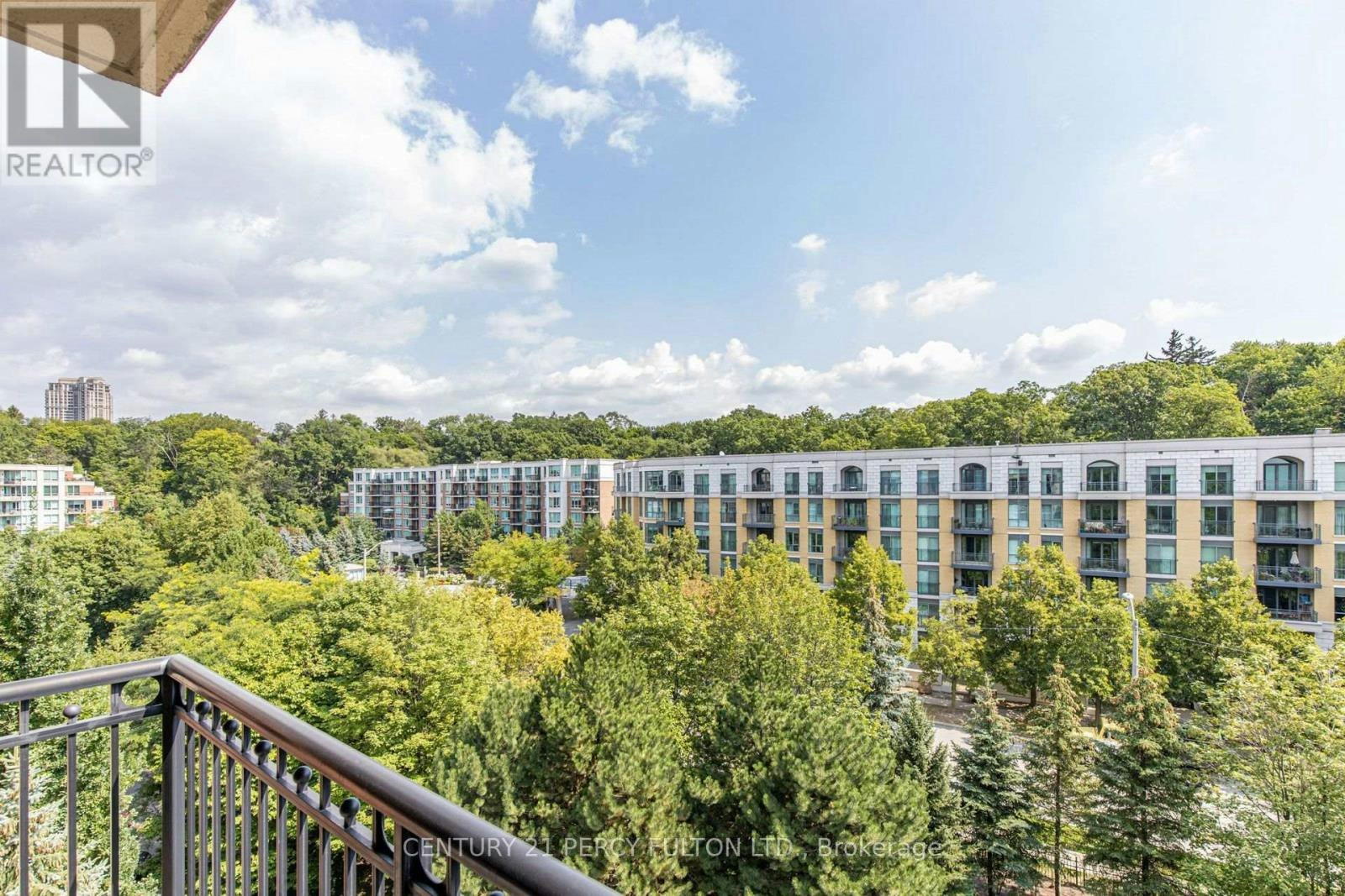 816-18 William Carson Crescent, Toronto, ON, M2P 2G6 - 3