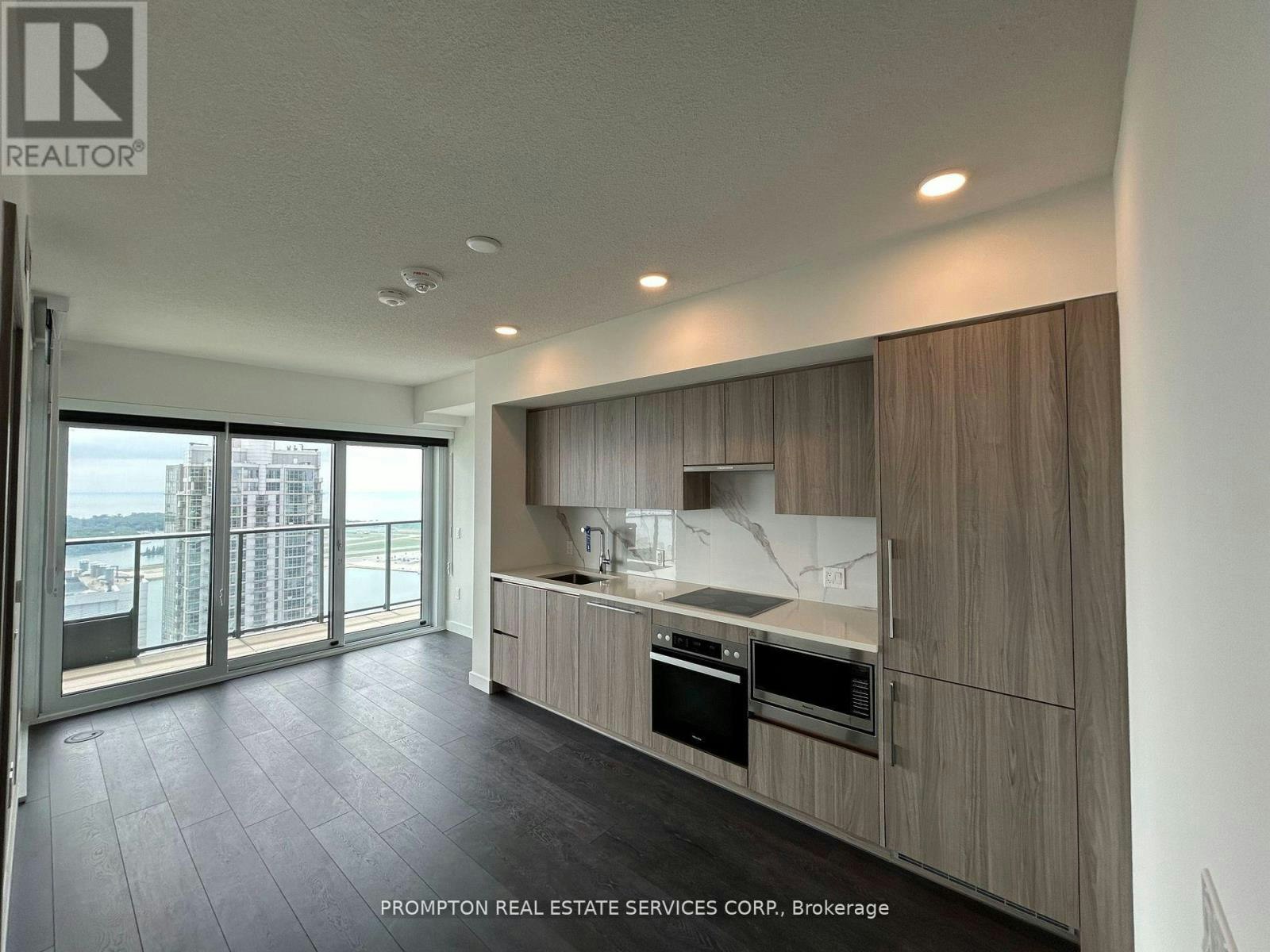 5009-1 Concord Cityplace Way, Toronto, ON, M5V 0X3 - 11