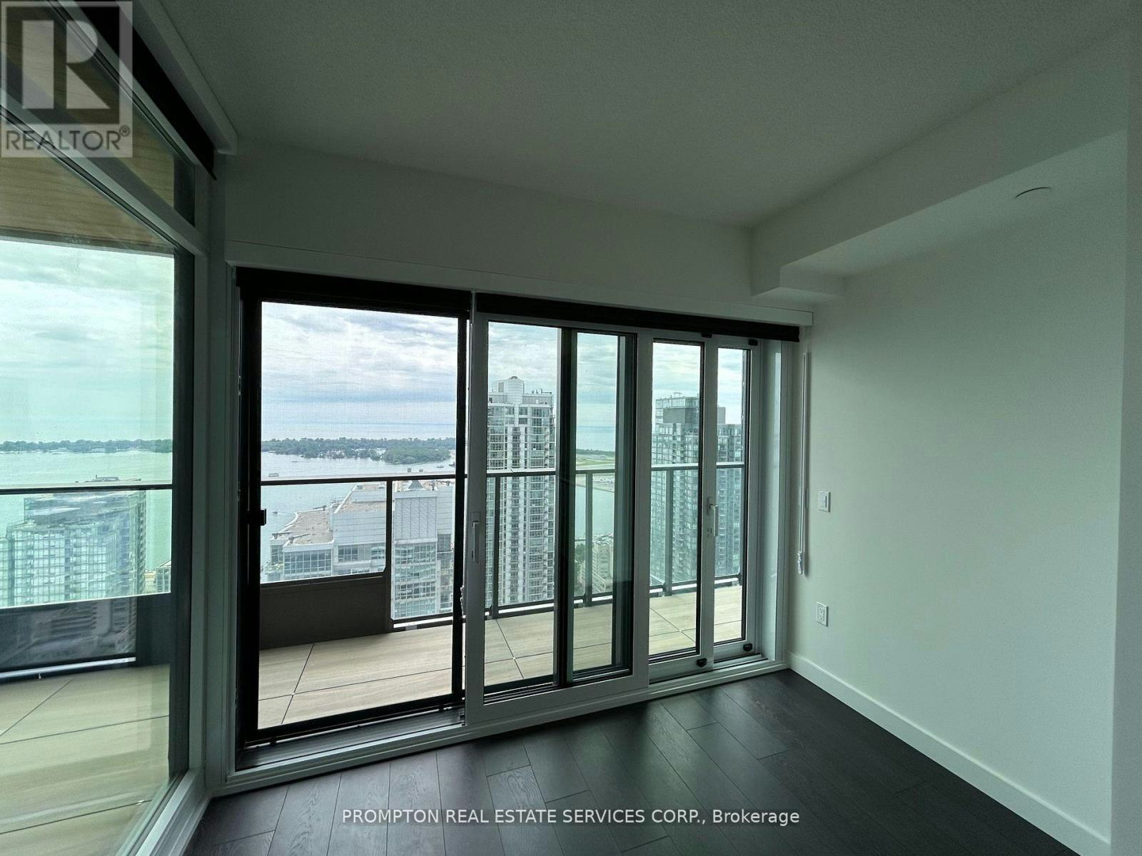 5009-1 Concord Cityplace Way, Toronto, ON, M5V 0X3 - 13