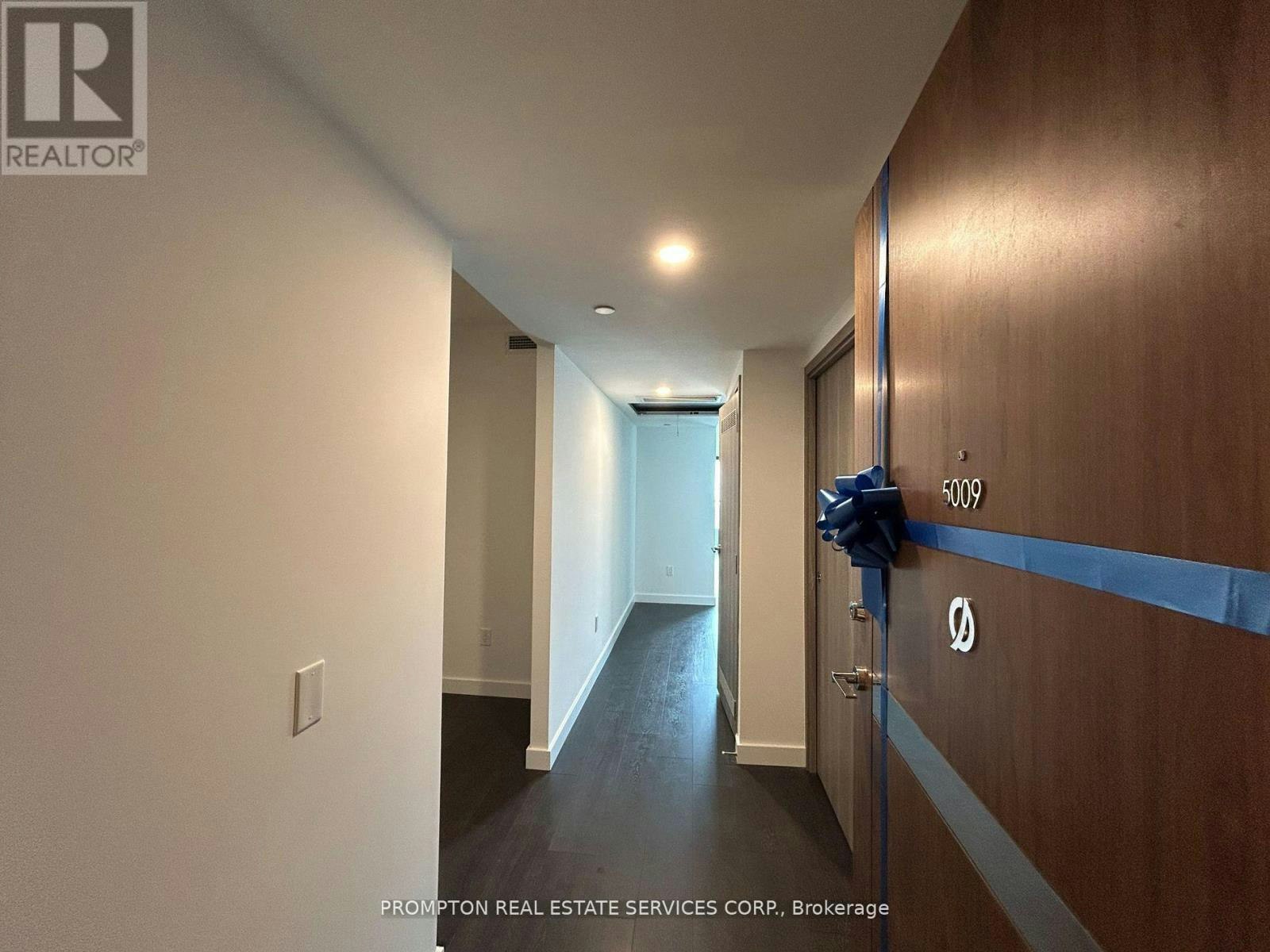 5009-1 Concord Cityplace Way, Toronto, ON, M5V 0X3 - 7
