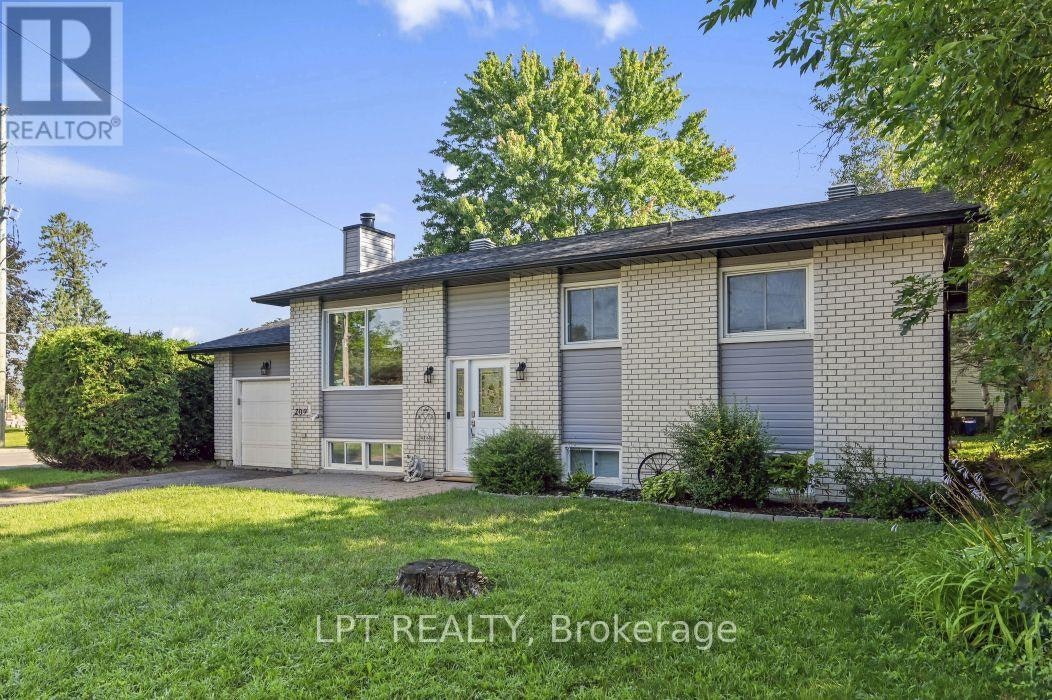 209 Bridge Street N, Kemptville, ON, K0G 1J0