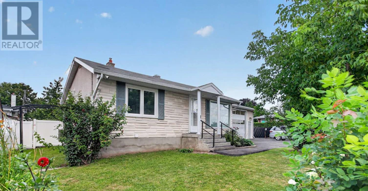 1125 Kenaston Street, Ottawa, ON, K1B 3P1