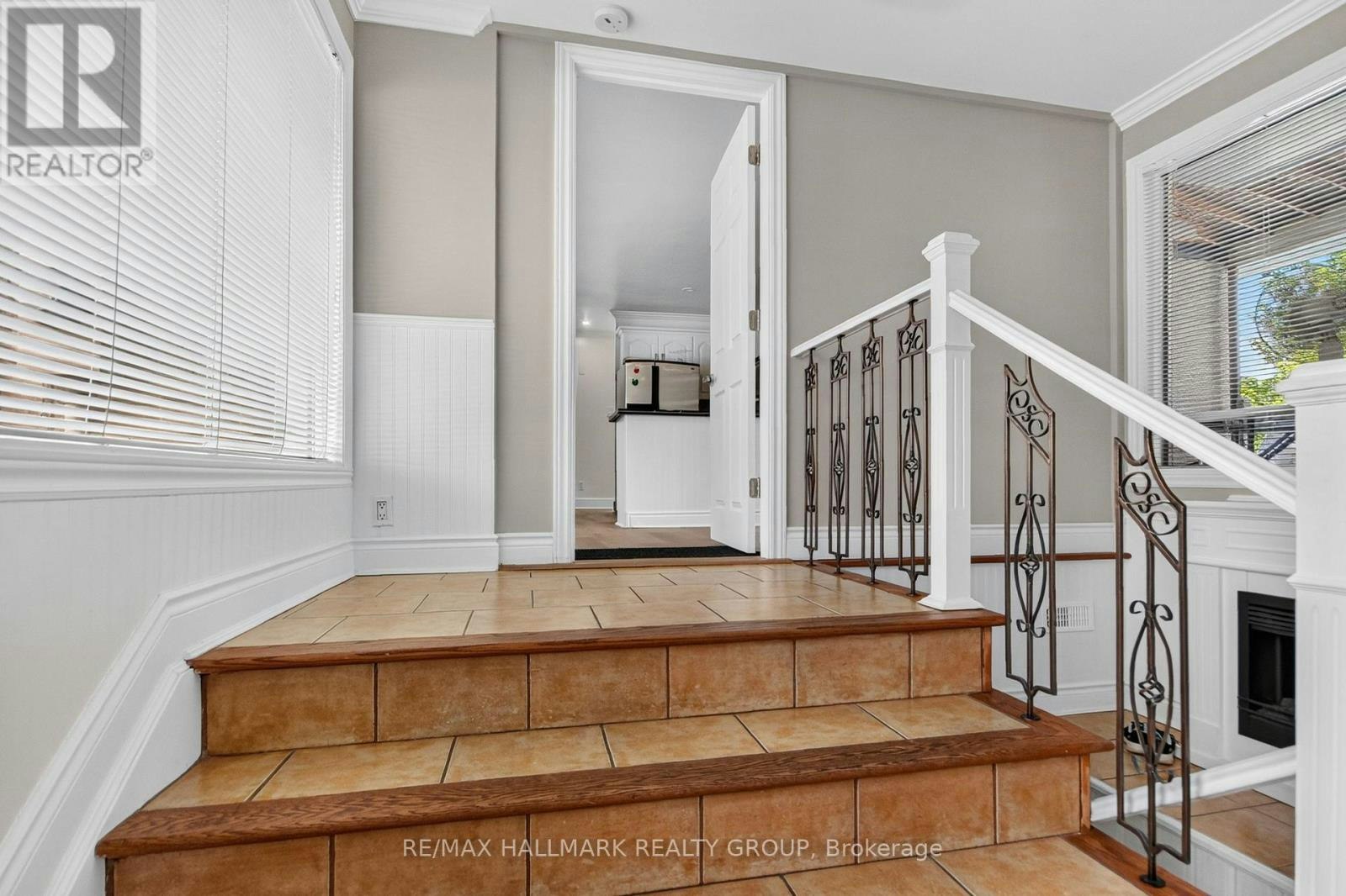 1125 Kenaston Street, Ottawa, ON, K1B 3P1 - 2