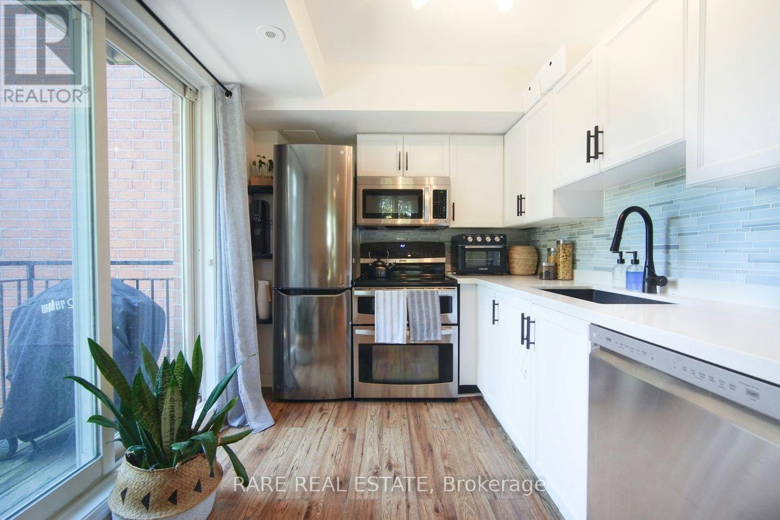 220-50 Joe Shuster Way, Toronto, ON, M6K 1Y8 - 8