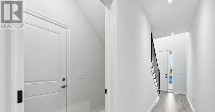 74 Valley Trail Place, Hamilton, ON, L8B 2A2 - 4