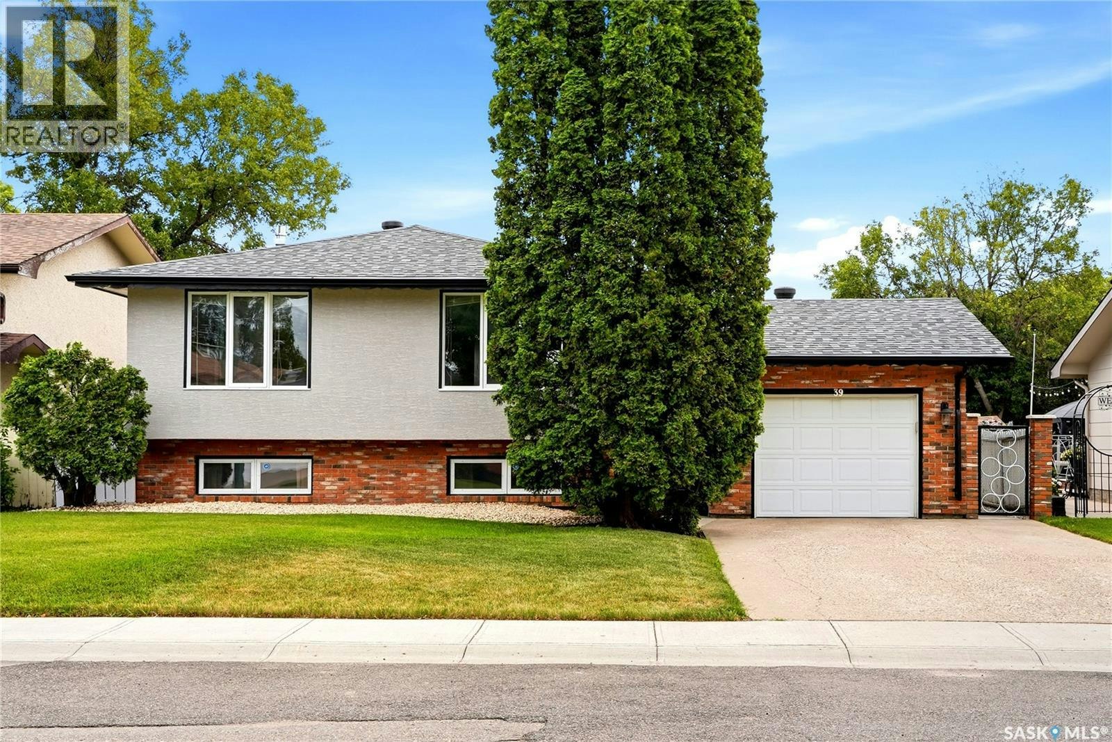 39 Hayes Crescent, Regina, SK, S4X 1B1