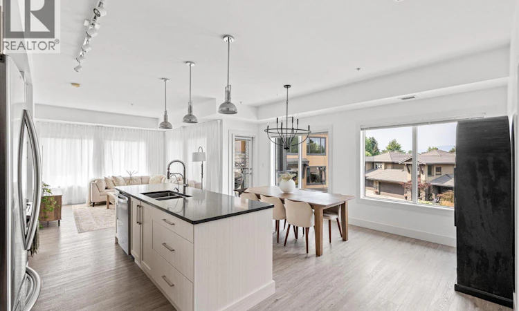 206-4380 Lakeshore Road