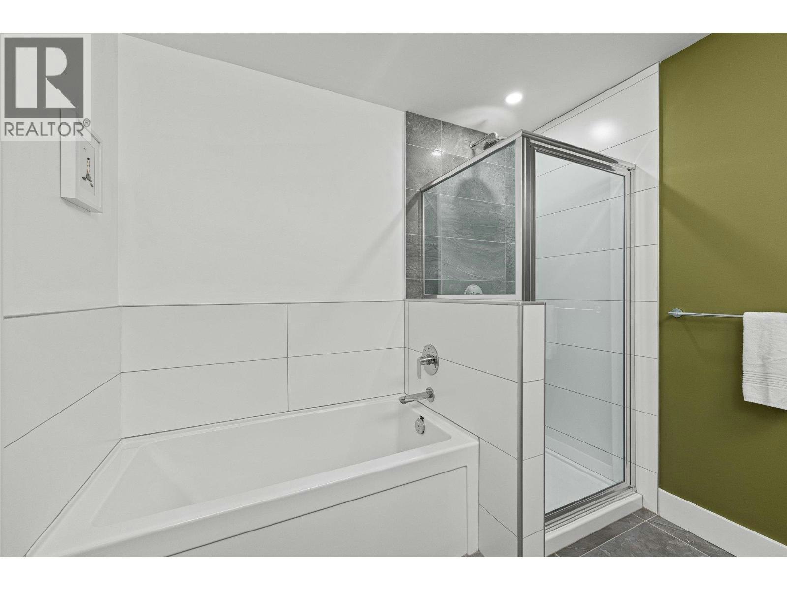 206-4380 Lakeshore Road, Kelowna, BC, V1W 5N3 - 21
