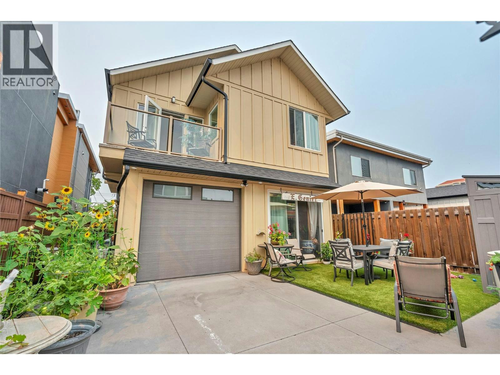 201-442 Alexander Ave Avenue, Penticton, BC, V2A 1E5