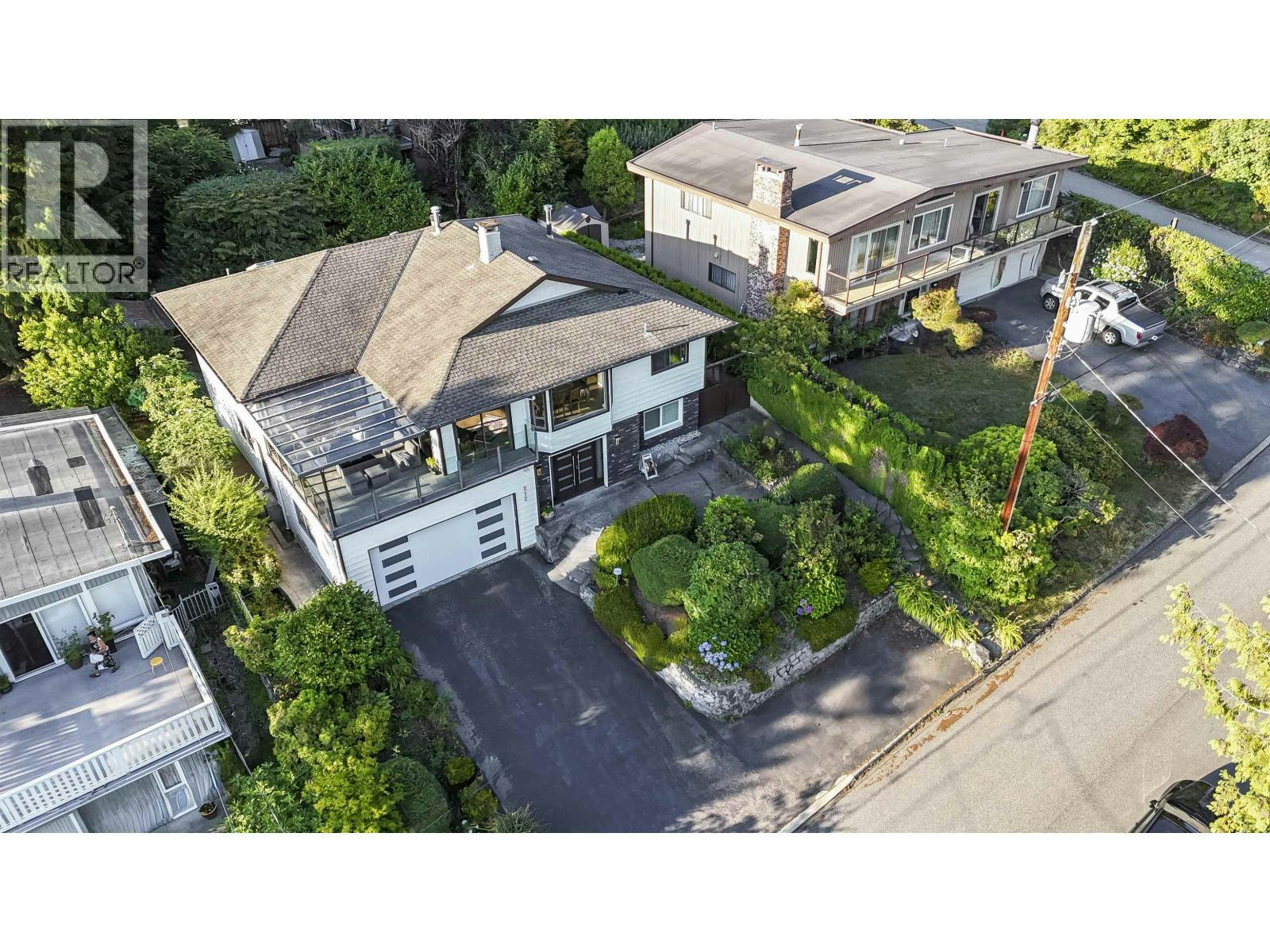 212 W Balmoral Road, North Vancouver, BC, V7N 2T8