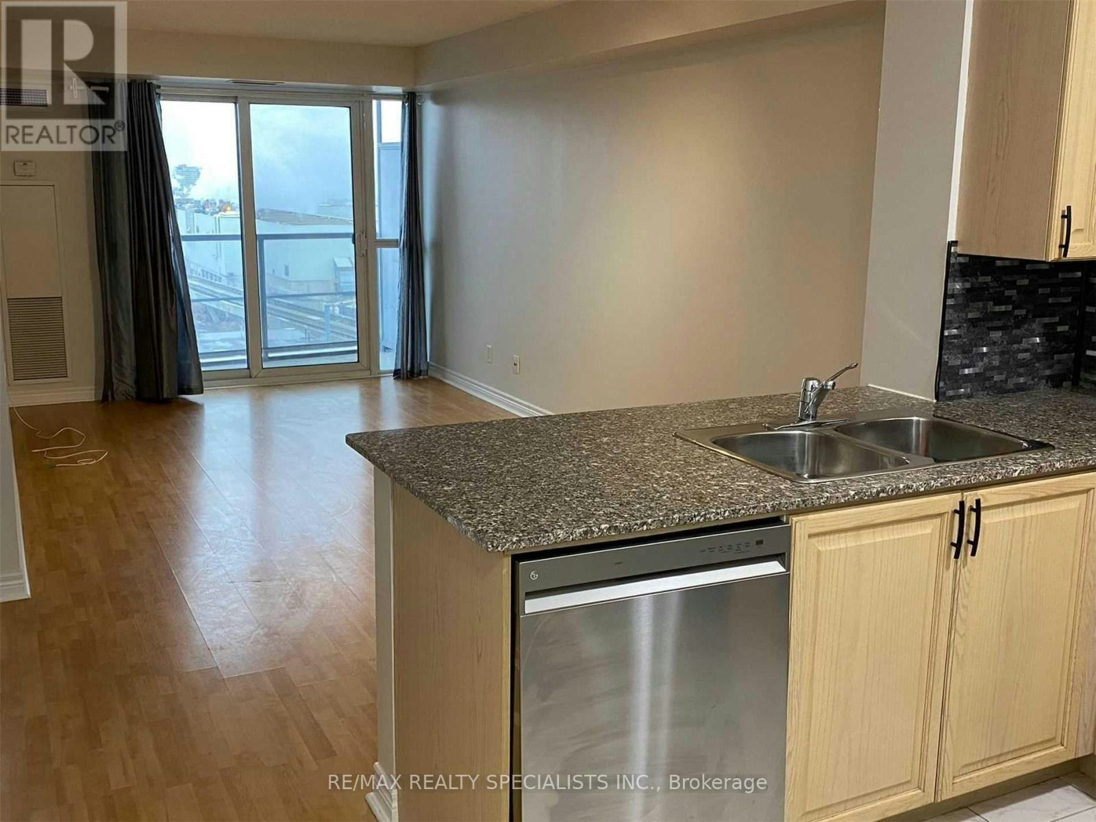 1001-83 Borough Drive, Toronto, ON, M1P 5E4 - 5