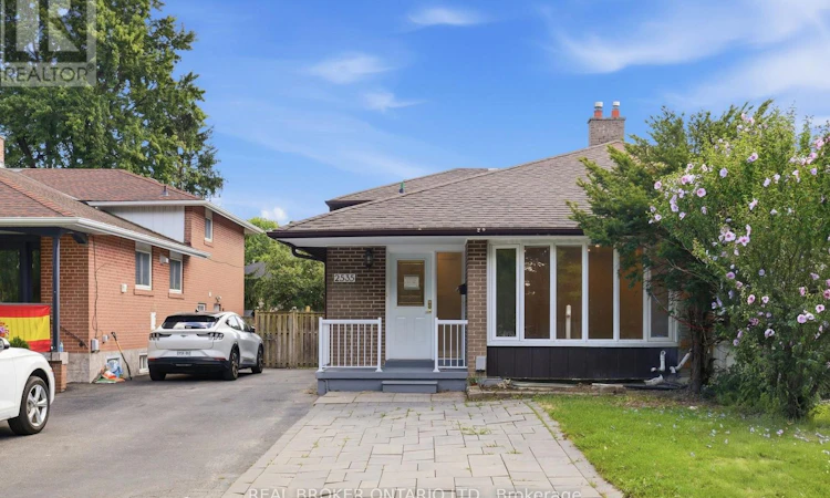 2535 Padstow Crescent