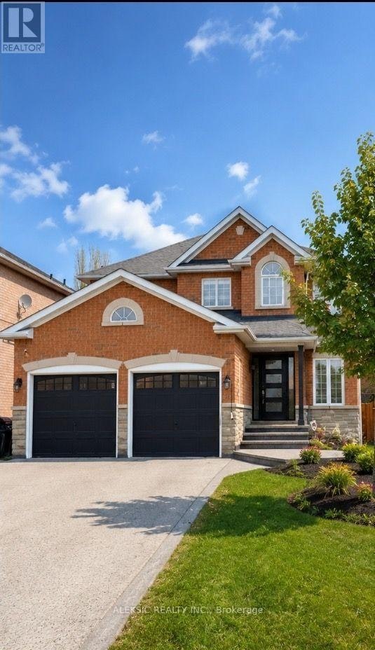 33 Hillpath Crescent, Brampton, ON, L6Z 4T7