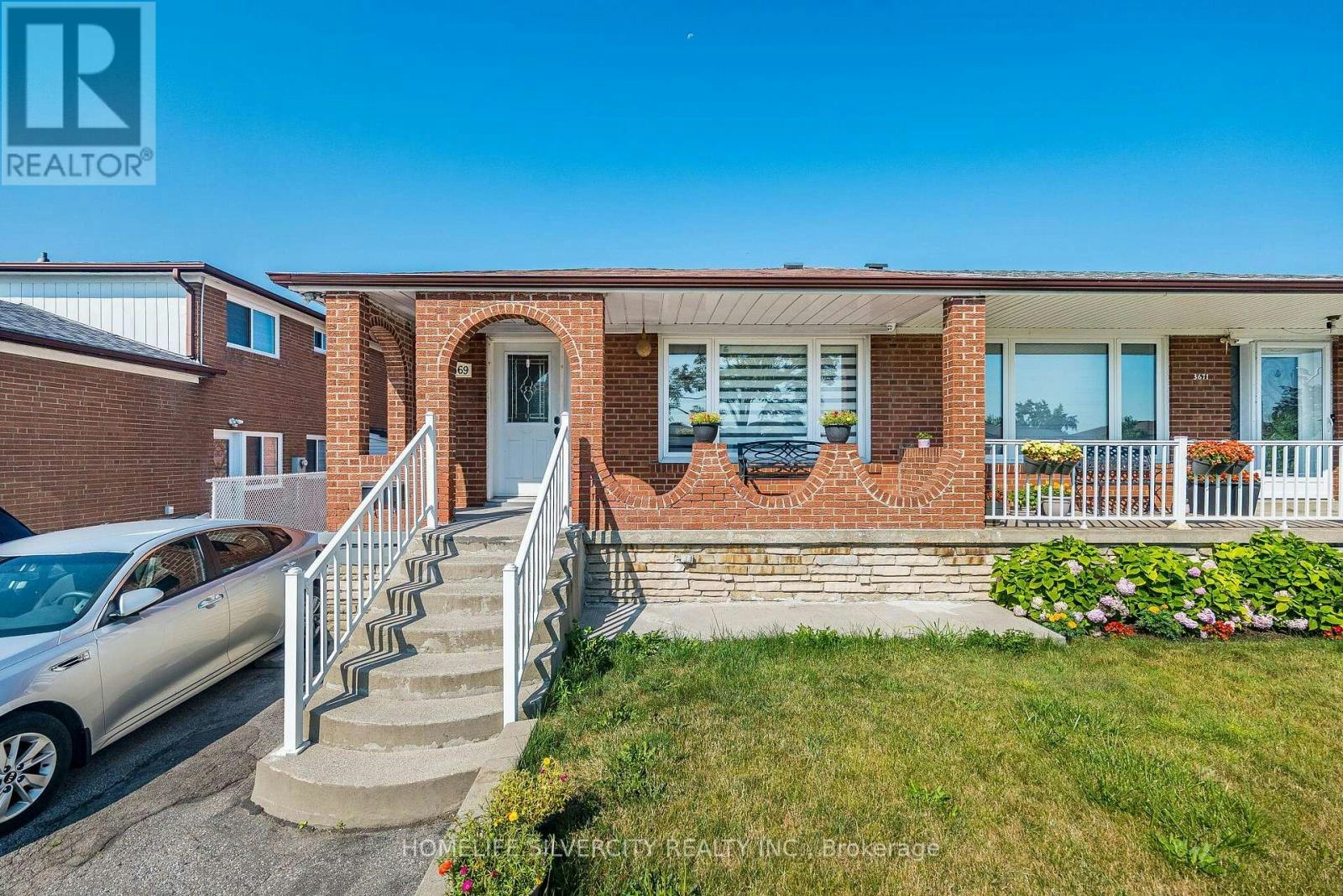 3669 Corliss Crescent, Mississauga, ON, L4T 2Z2
