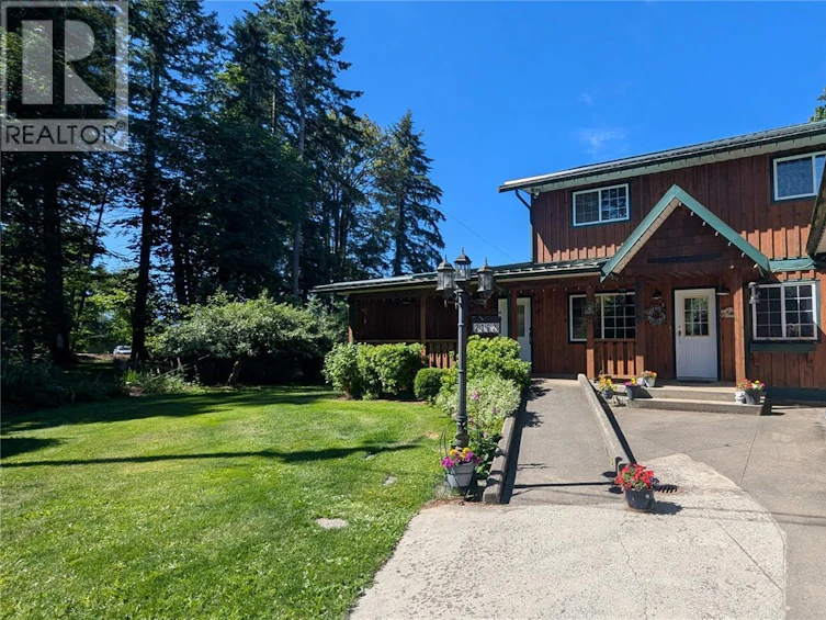 2400 Ployart Road, Black Creek, BC, V9J 1H8 - 9
