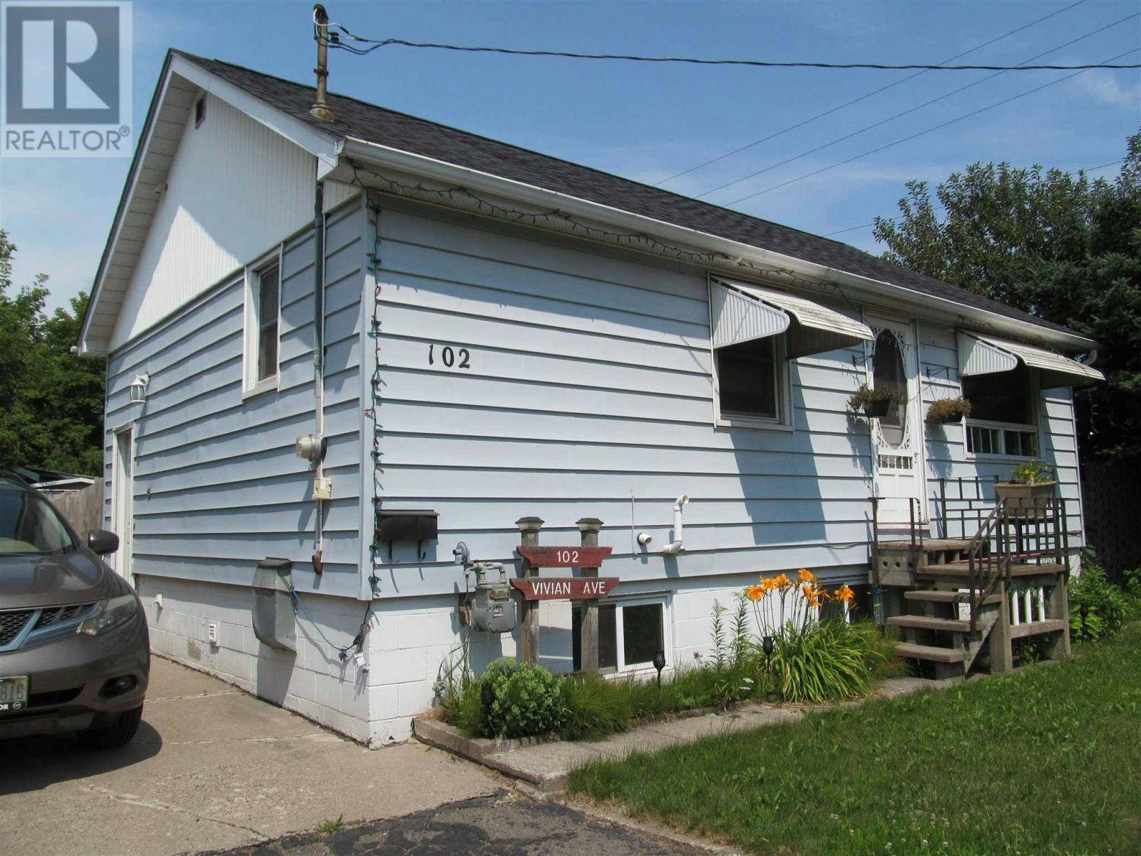102 Vivian Avenue, Sault Ste. Marie, ON, P6C 2G1