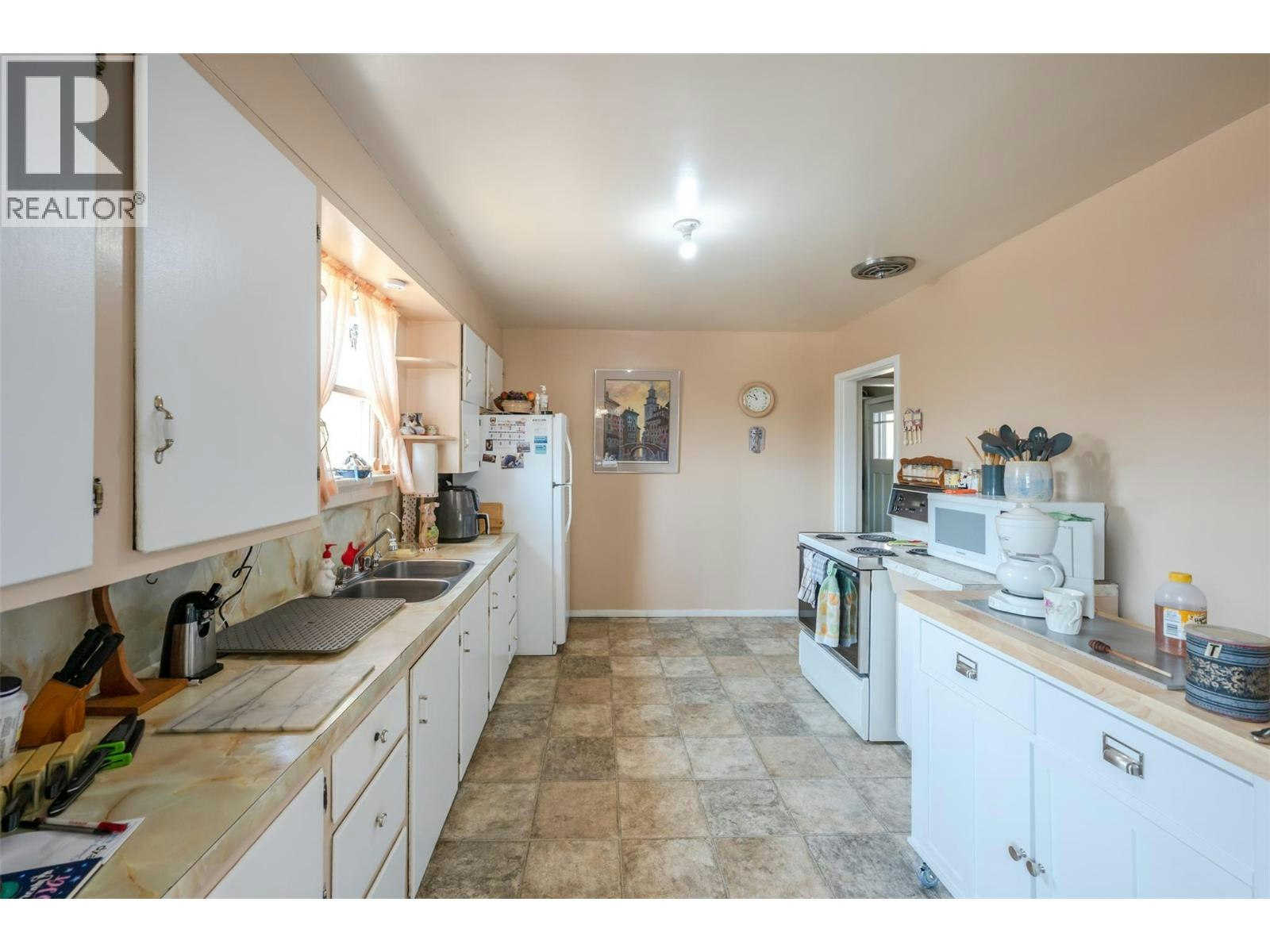 6802 89th Street, Osoyoos, BC, V0H 1V1 - 14