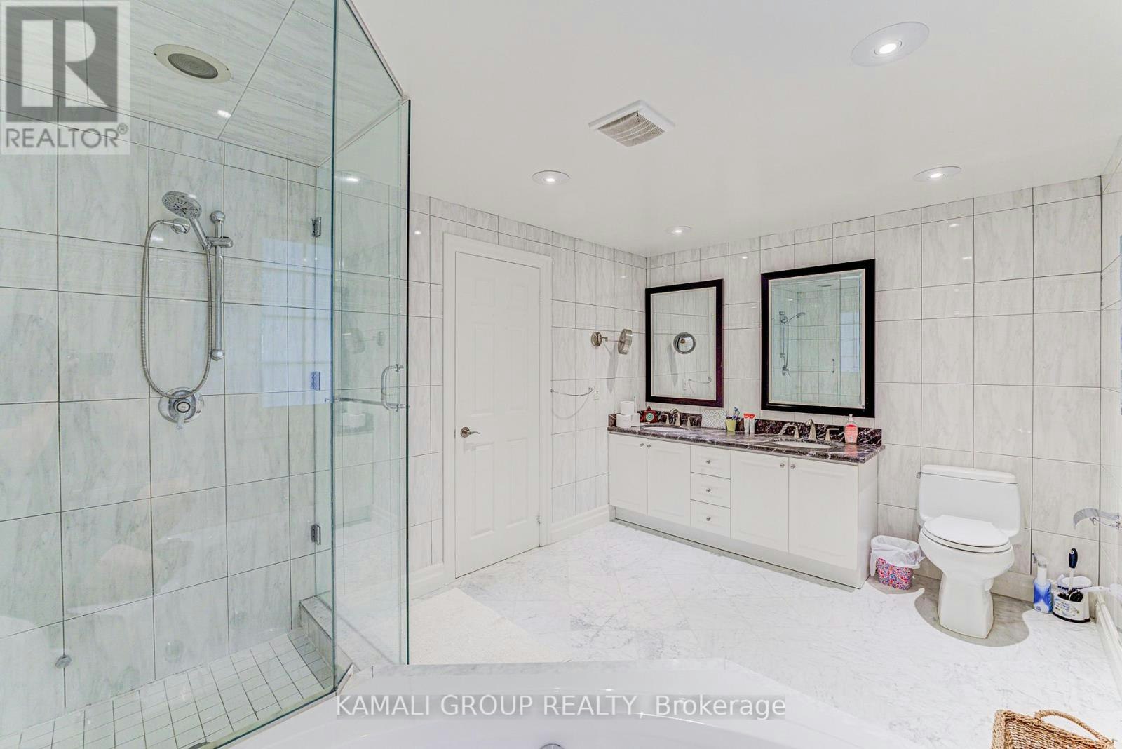 5 Caravan Drive, Toronto, ON, M3B 1M9 - 11