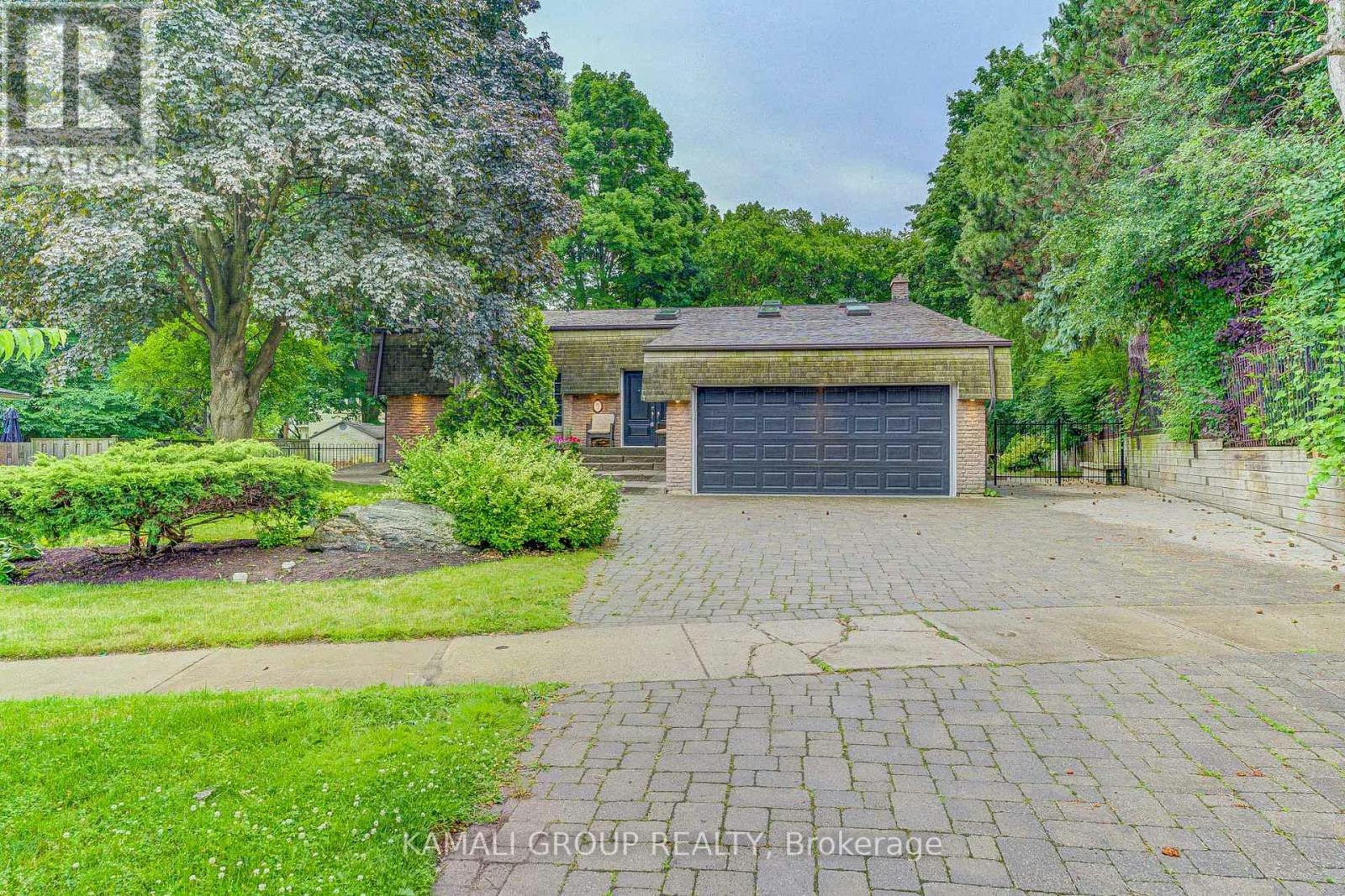 5 Caravan Drive, Toronto, ON, M3B 1M9