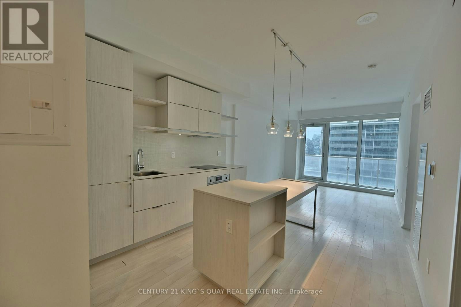 1907-197 Yonge Street, Toronto, ON, M5B 1M4