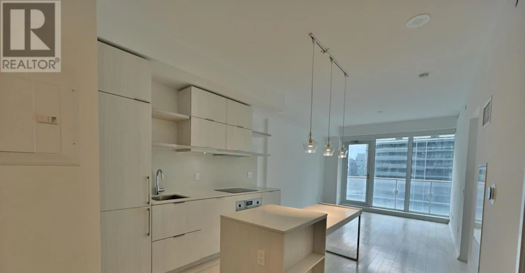 1907-197 Yonge Street, Toronto, ON, M5B 1M4