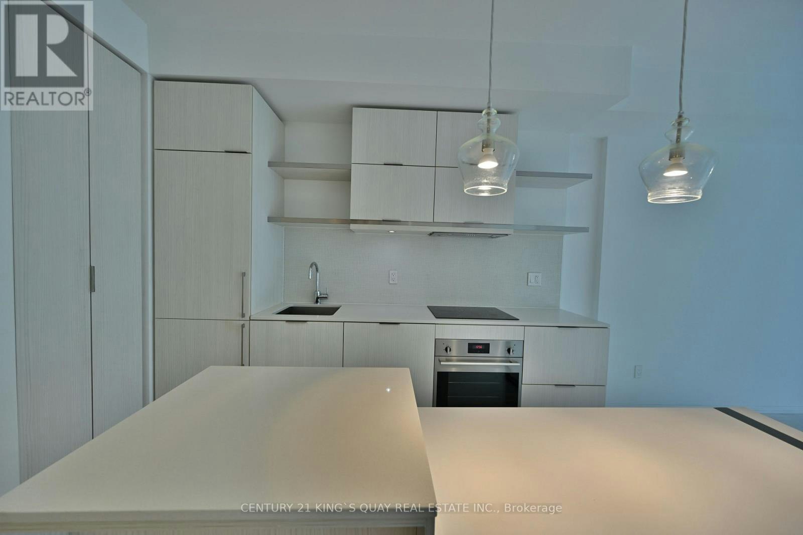 1907-197 Yonge Street, Toronto, ON, M5B 1M4 - 3