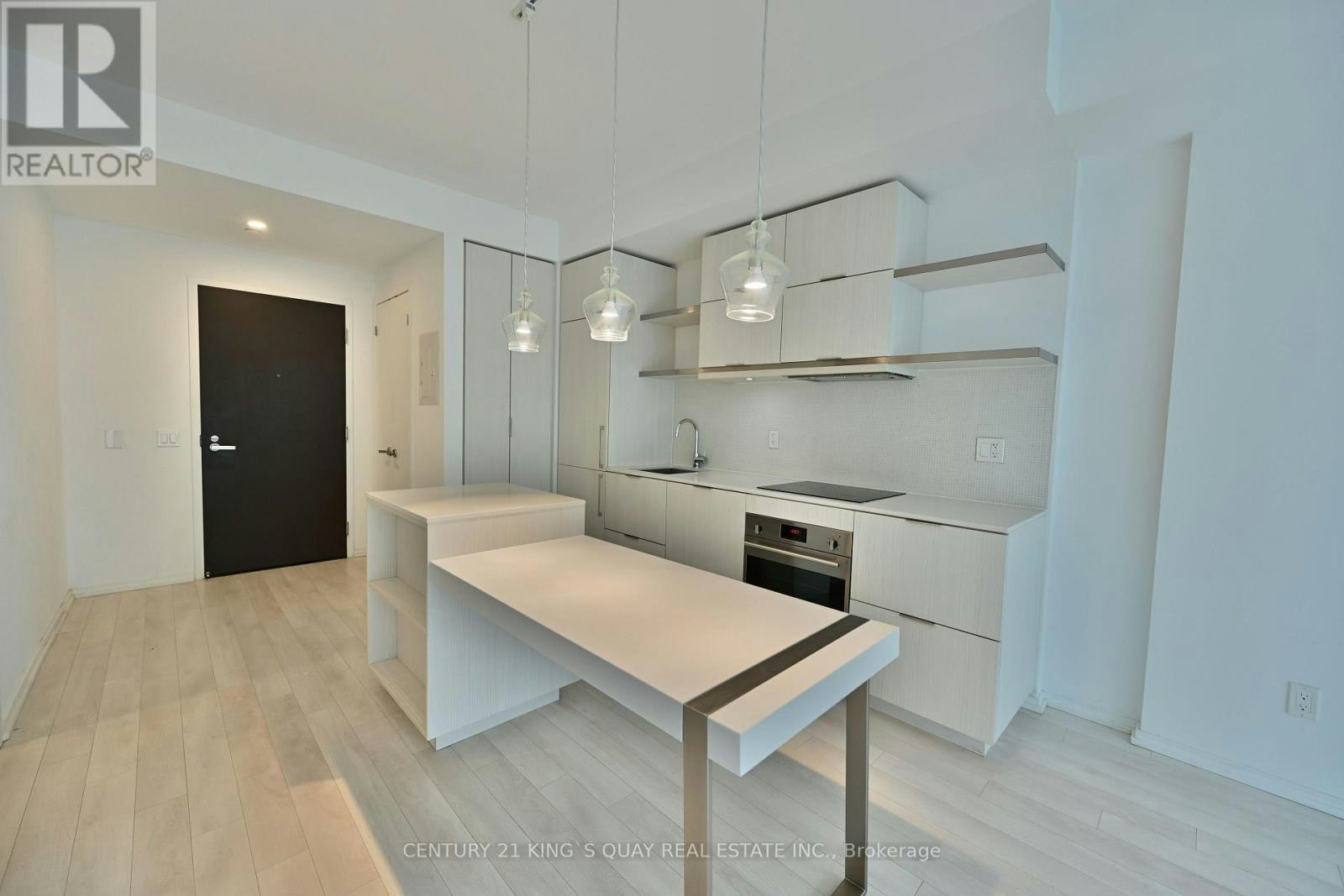 1907-197 Yonge Street, Toronto, ON, M5B 1M4 - 5