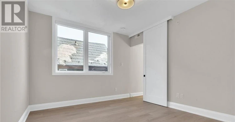 4-58 Florence Street, Ottawa, ON, K2P 0W7 - 14