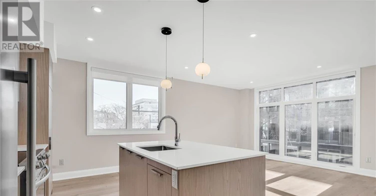 4-58 Florence Street, Ottawa, ON, K2P 0W7 - 6