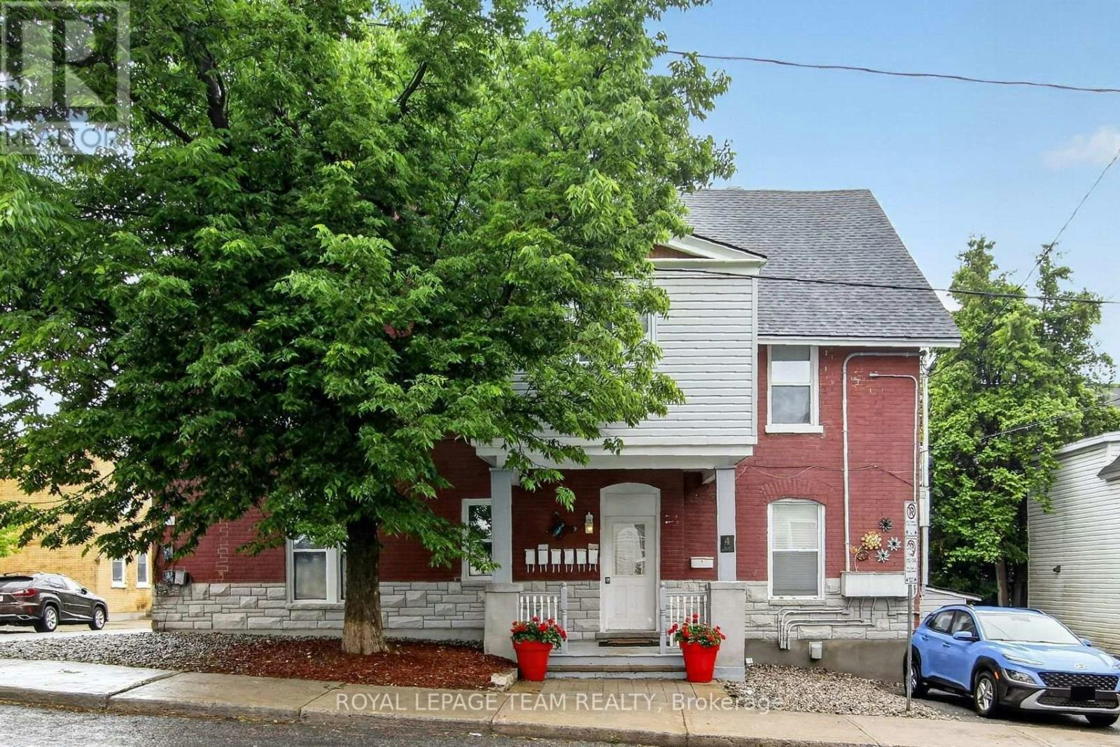 5-4 Eccles Street, Ottawa, ON, K1R 6S2