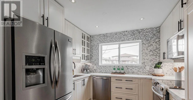 UPPER-25 Newlin Crescent, Toronto, ON, M3L 1X5 - 2