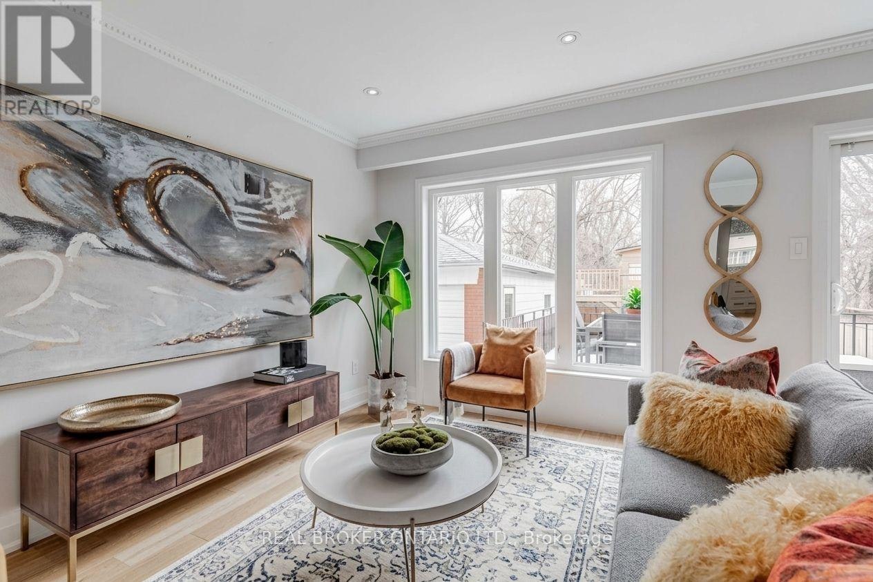 UPPER-25 Newlin Crescent, Toronto, ON, M3L 1X5 - 5