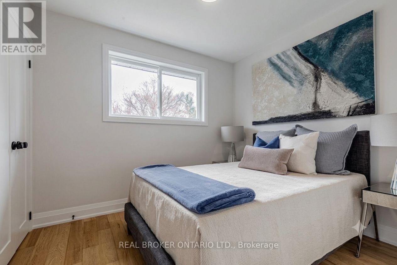 UPPER-25 Newlin Crescent, Toronto, ON, M3L 1X5 - 7
