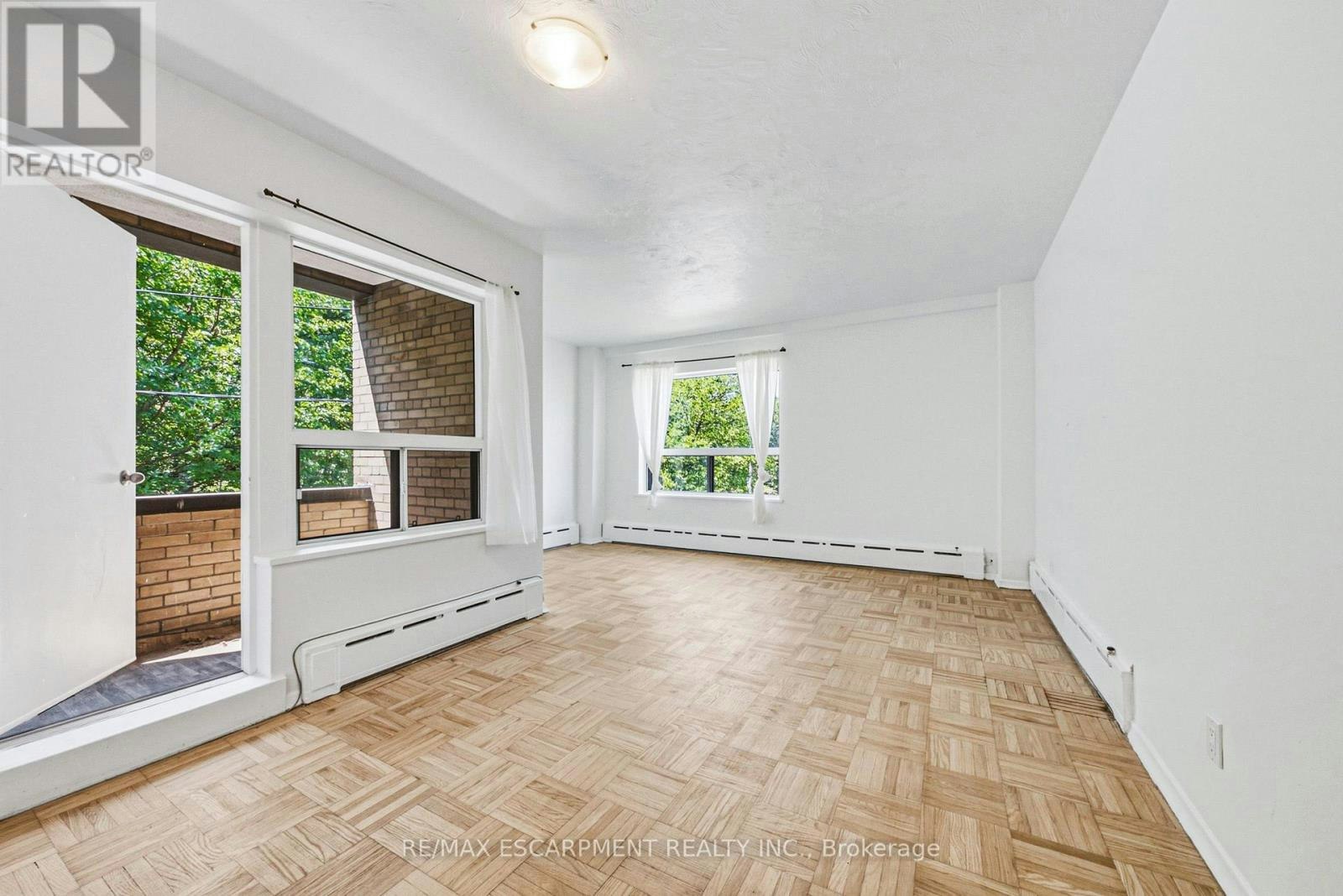 401 325a James Street S, Hamilton, ON, L8P 3B7 - 2