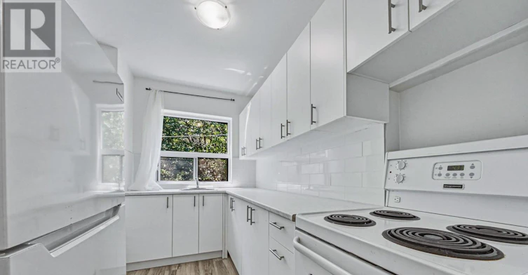 401 325a James Street S, Hamilton, ON, L8P 3B7