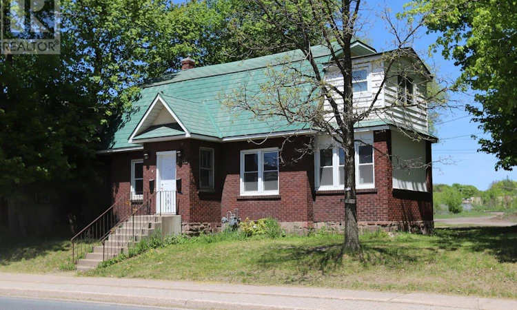 344 Wellington Street E