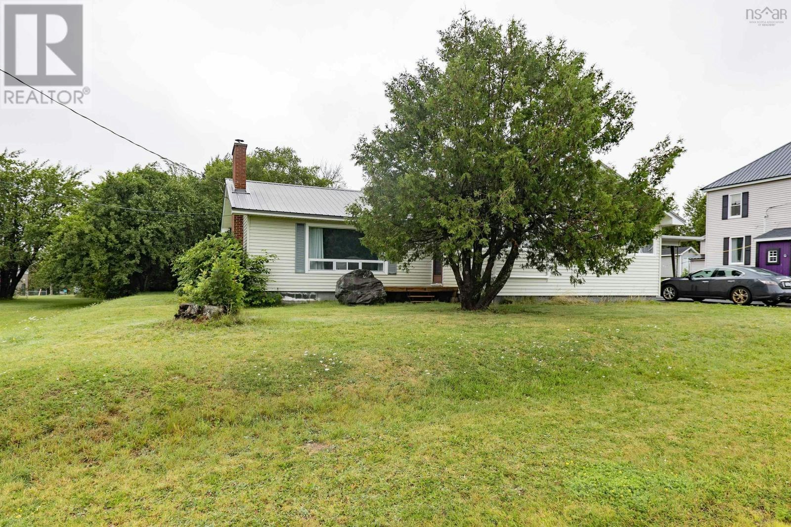 86 Queen Street, Springhill, NS, B0M 1X0