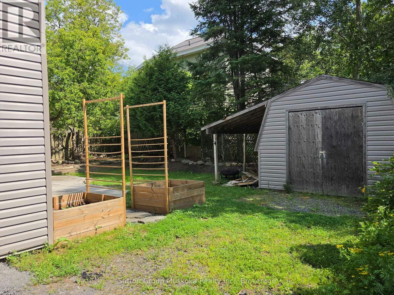 11 West Road, Huntsville, ON, P1H 1L1 - 4