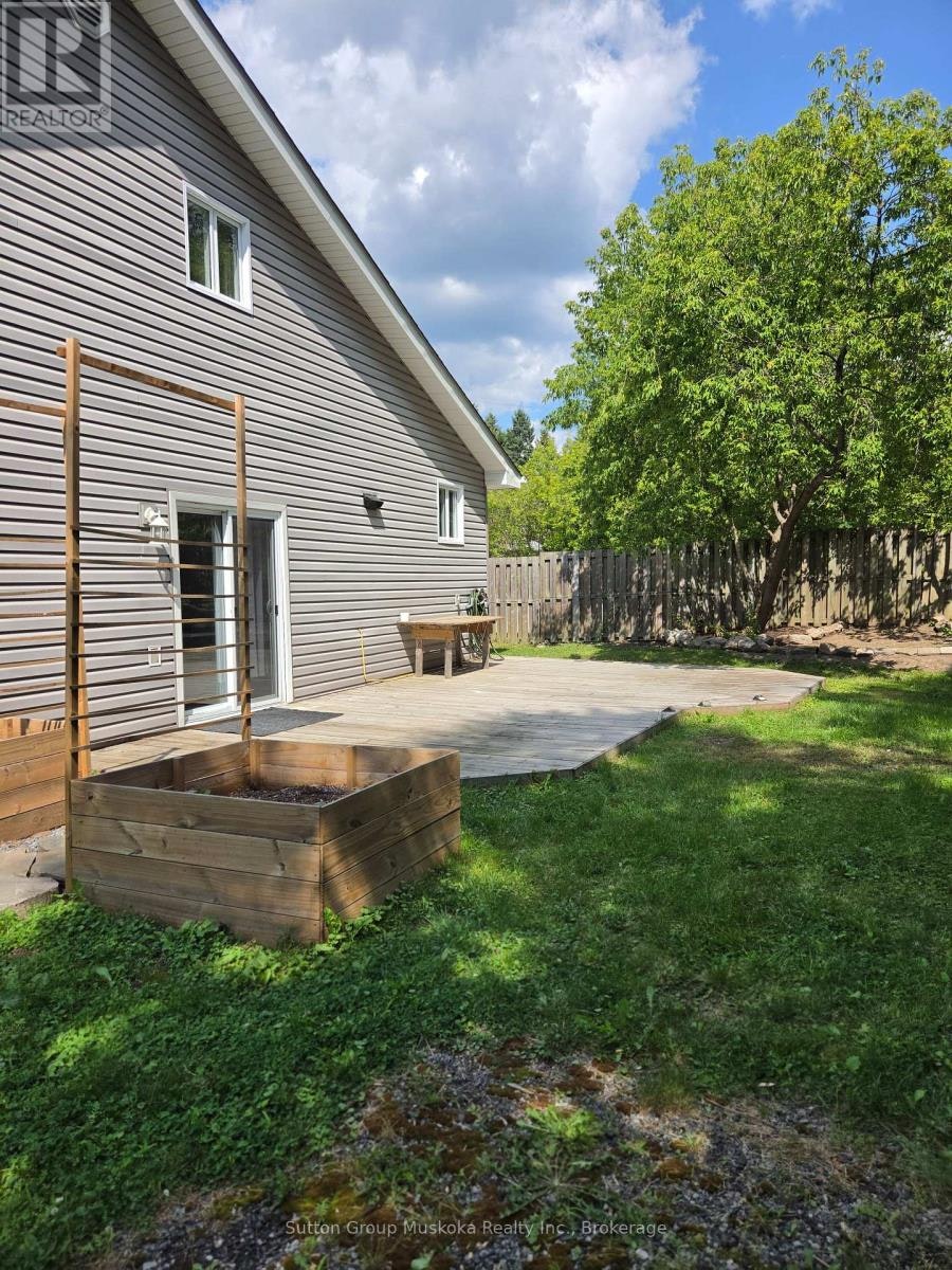 11 West Road, Huntsville, ON, P1H 1L1 - 5