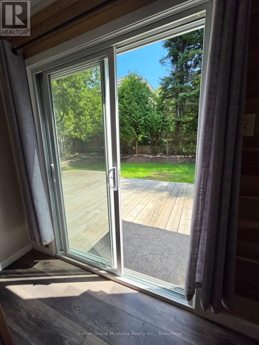 11 West Road, Huntsville, ON, P1H 1L1 - 11