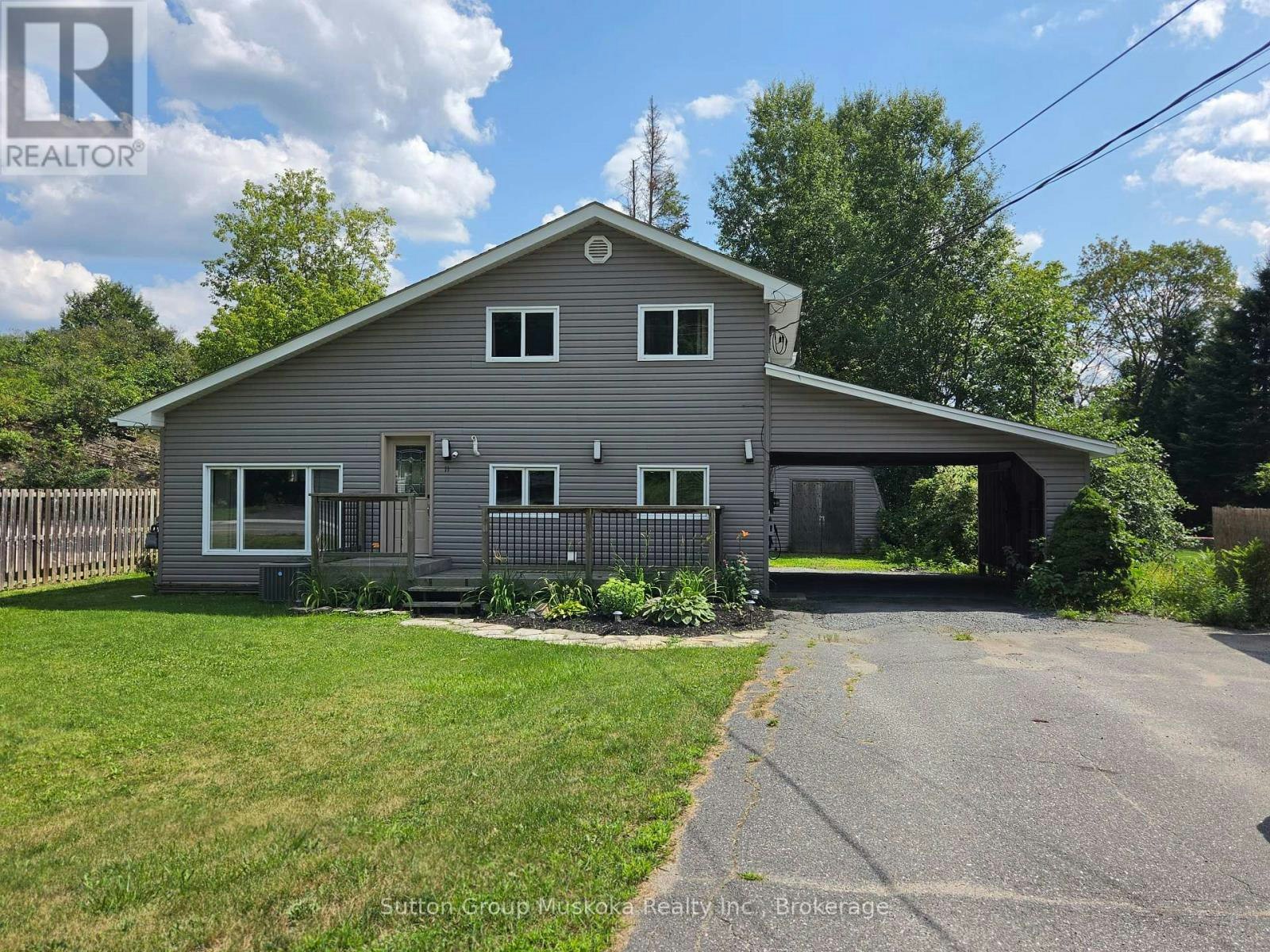 11 West Road, Huntsville, ON, P1H 1L1