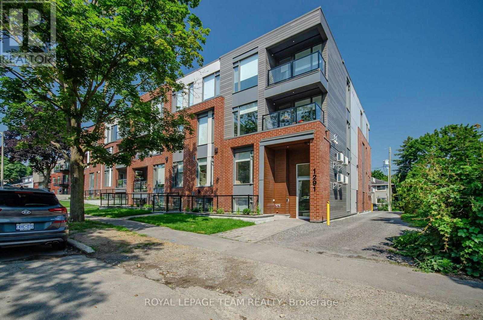 202-1291 Summerville Avenue, Ottawa, ON, K1Z 8G7 - 3